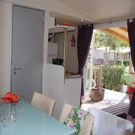 Kamp alanı Camping Sunissim La Vallee Du Paradis 4 Stars Saint-Raphaël